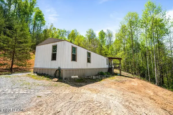 2332 Cove Pointe Rd, LaFollette, TN 37766