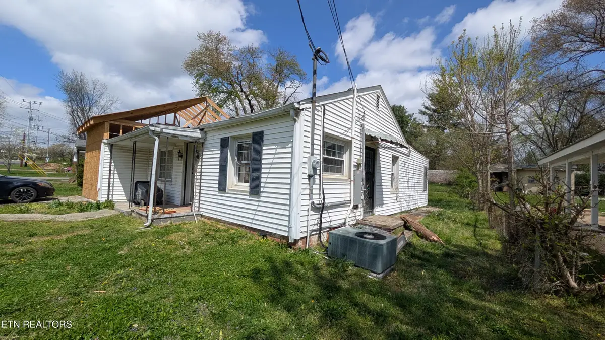 5110 Fennel Rd, Knoxville, TN 37912 - #1