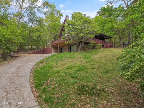 1534 Cherry Brook Drive, Dandridge, TN 37725