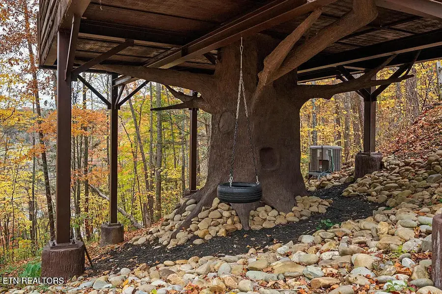 1930 Kinfolks Ridge Way, Pigeon Forge, TN 37876 - #2