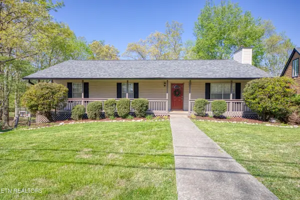 1532 N Courtney Oak Lane, Knoxville, TN 37938