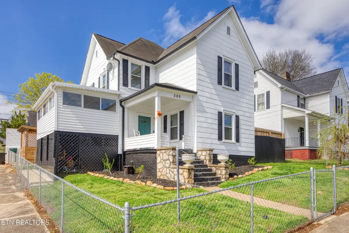 300 N B St, Lenoir City, TN 37771 - #1