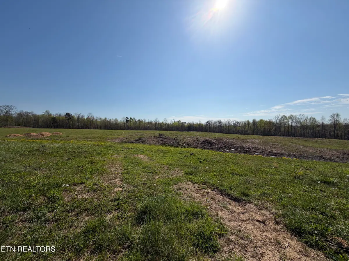 532 White Oak Rd, Jamestown, TN 38556 - #1