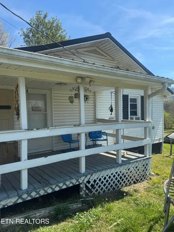 140 Phipps Drive, Washburn, TN 37888