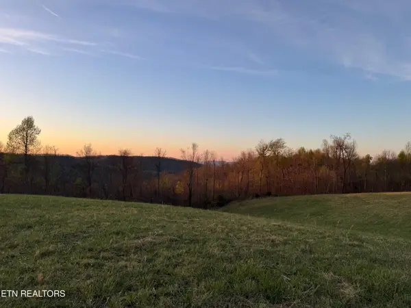 2726 Double Top Rd, Jamestown, TN 38556