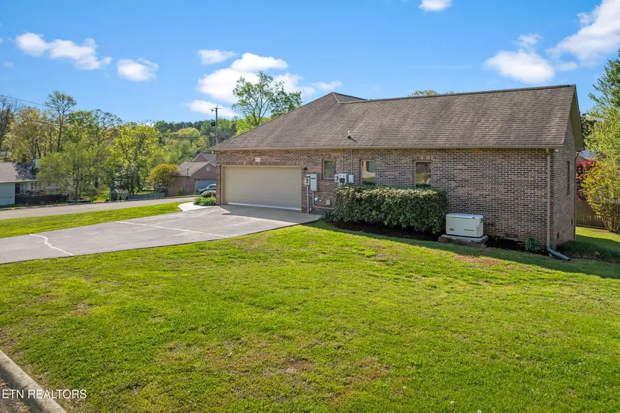 3201 Roanoke Circle, Knoxville, TN 37920 - #3