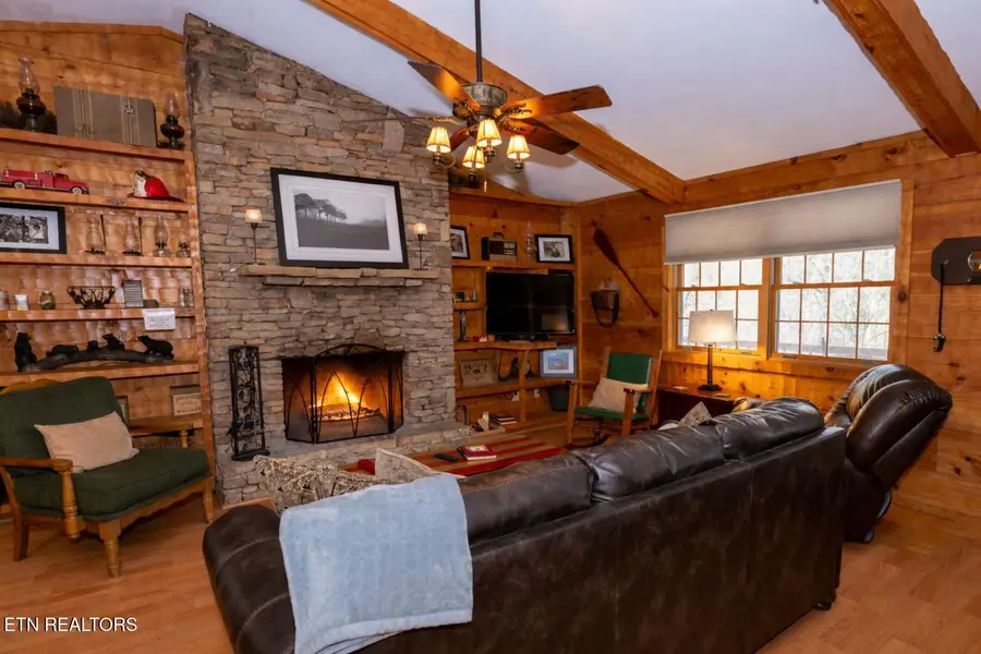 407 Kurts Corner Rd, Townsend, TN 37882 - #3