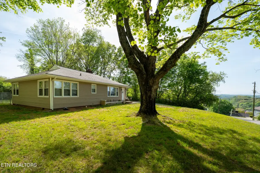 205 Highland Circle, Lenoir City, TN 37772 - #2