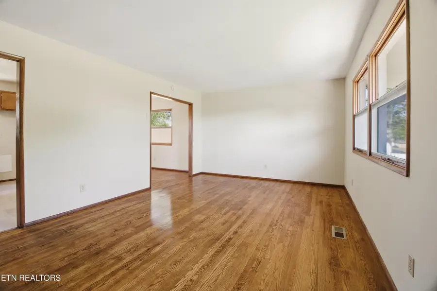 3216 Lineback Rd, Knoxville, TN 37921 - #3