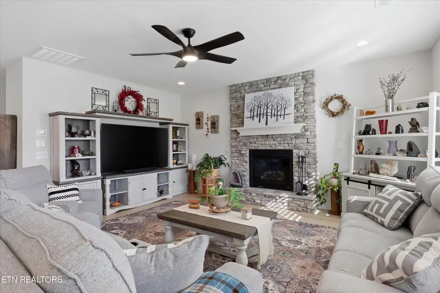 8617 Yellow Aster Rd, Knoxville, TN 37931 - #2