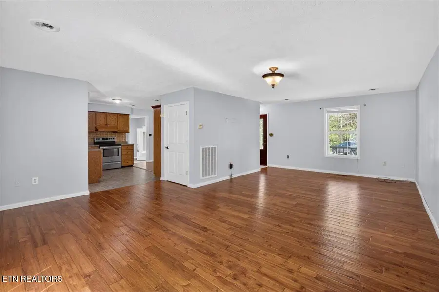 820 Sand Cut Rd, Oneida, TN 37841 - #3