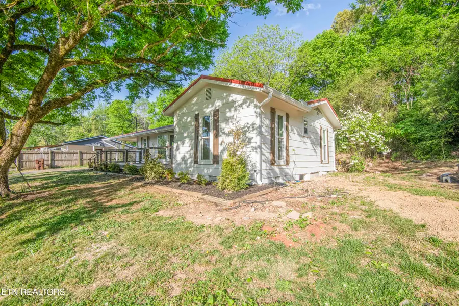 406 Mcconkey St, Madisonville, TN 37354 - #3