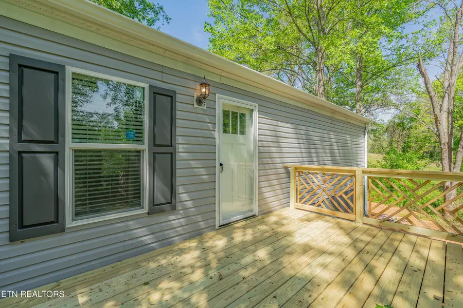 136 Sugar Rd, Oliver Springs, TN 37840 - #3