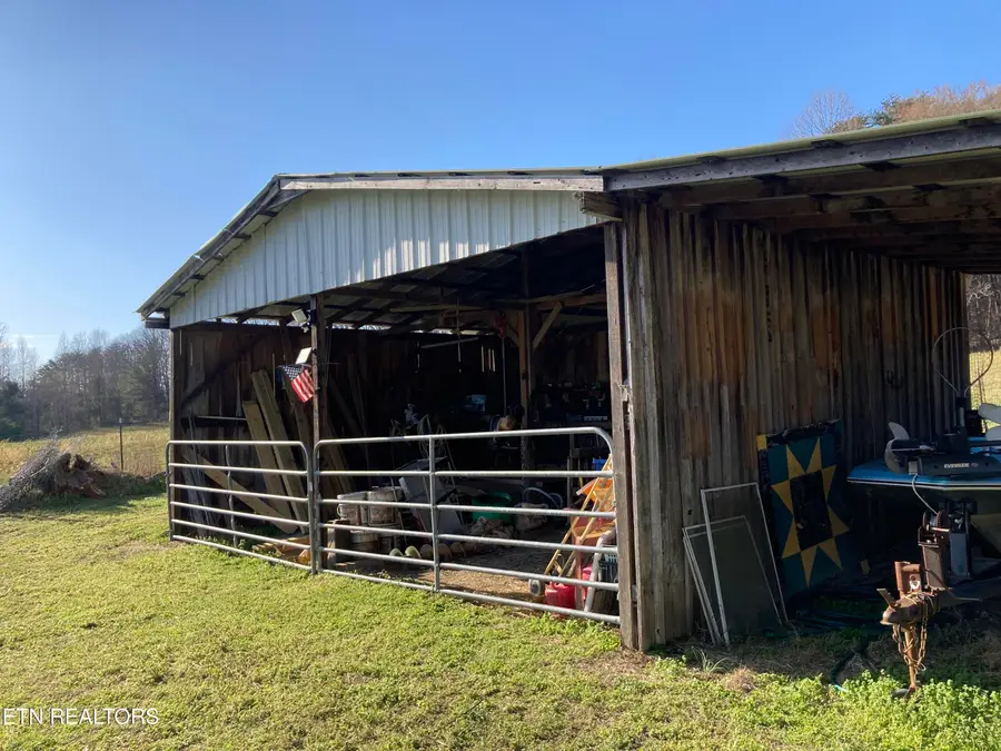 472 Allen Chapel Rd, Hilham, TN 38568 - #2