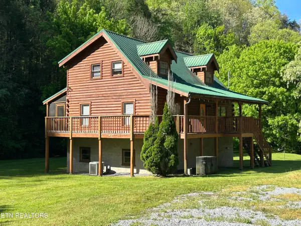 1764 Upper Middle Creek Rd, Sevierville, TN 37876