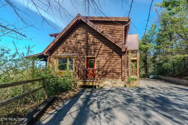 401 Pinnacle Vista Rd, Gatlinburg, TN 37738