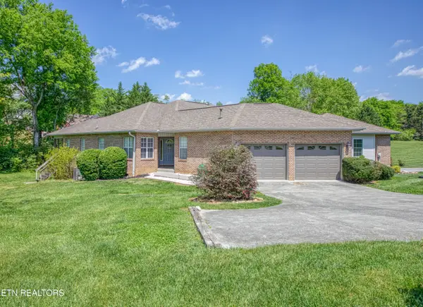 180 Hidden Oaks Lane, Lenoir City, TN 37772