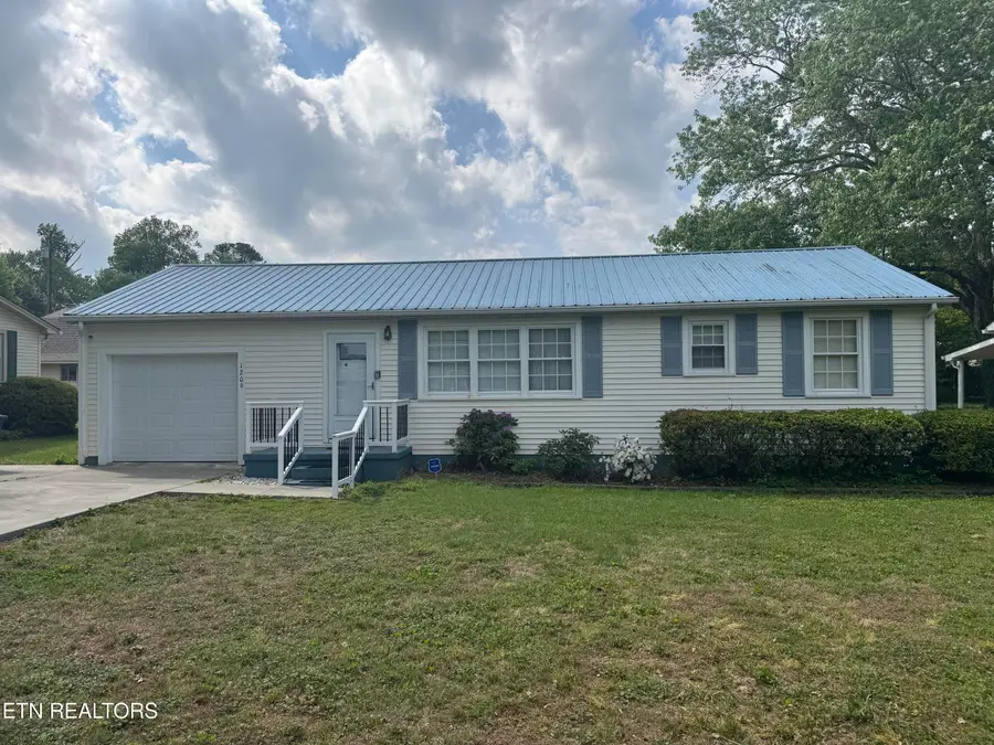 1209 Morgan St, Athens, TN 37303 - #3