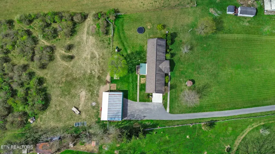 1048 Deep Draw Rd, Crossville, TN 38555 - #3