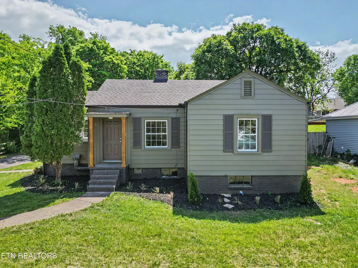 1412 Forest Ave, Maryville, TN 37804 - #1