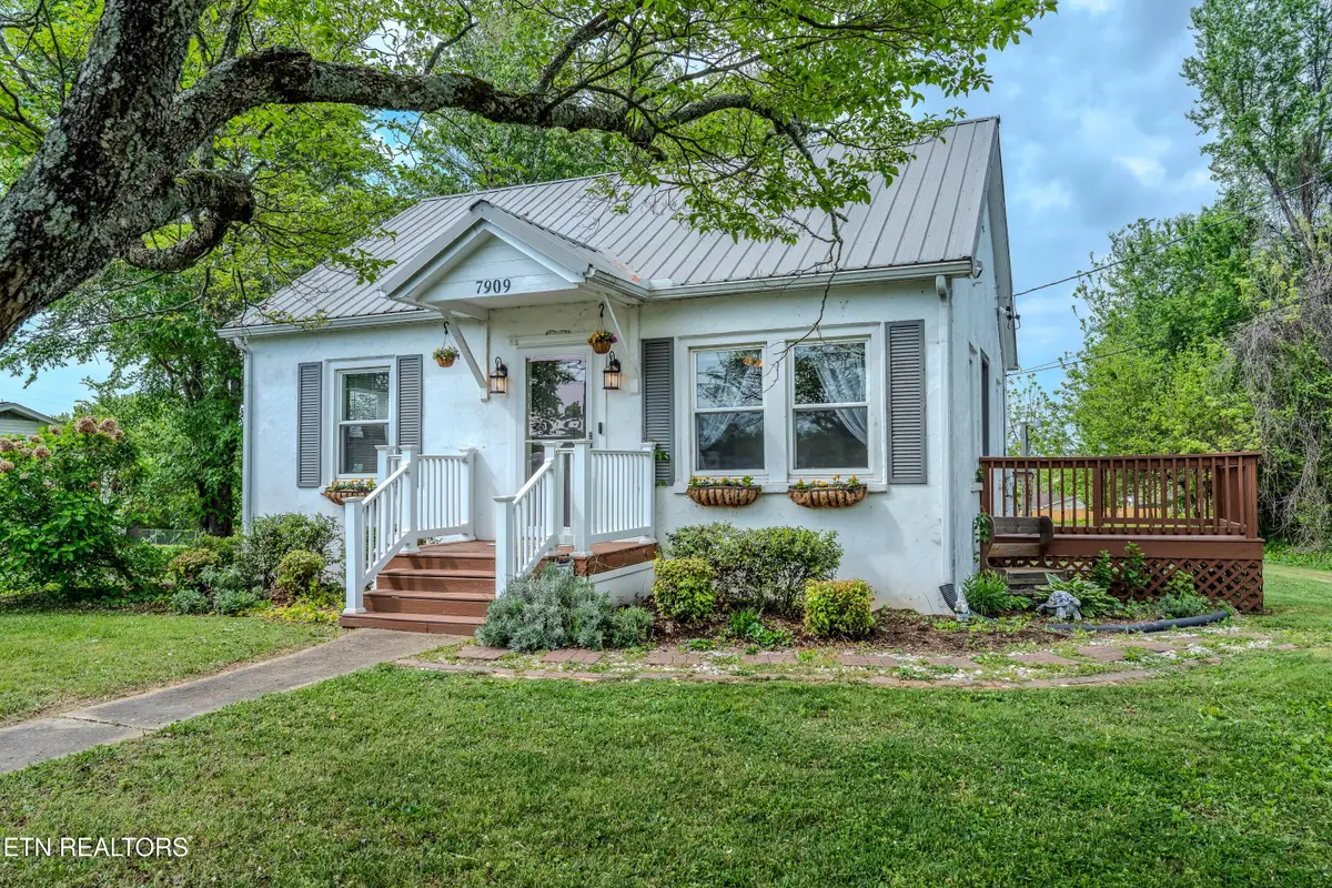 7909 Harmon Rd, Powell, TN 37849 - #1