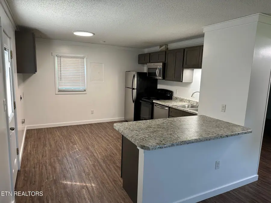 518 Pine Ave, Cookeville, TN 38501 - #2