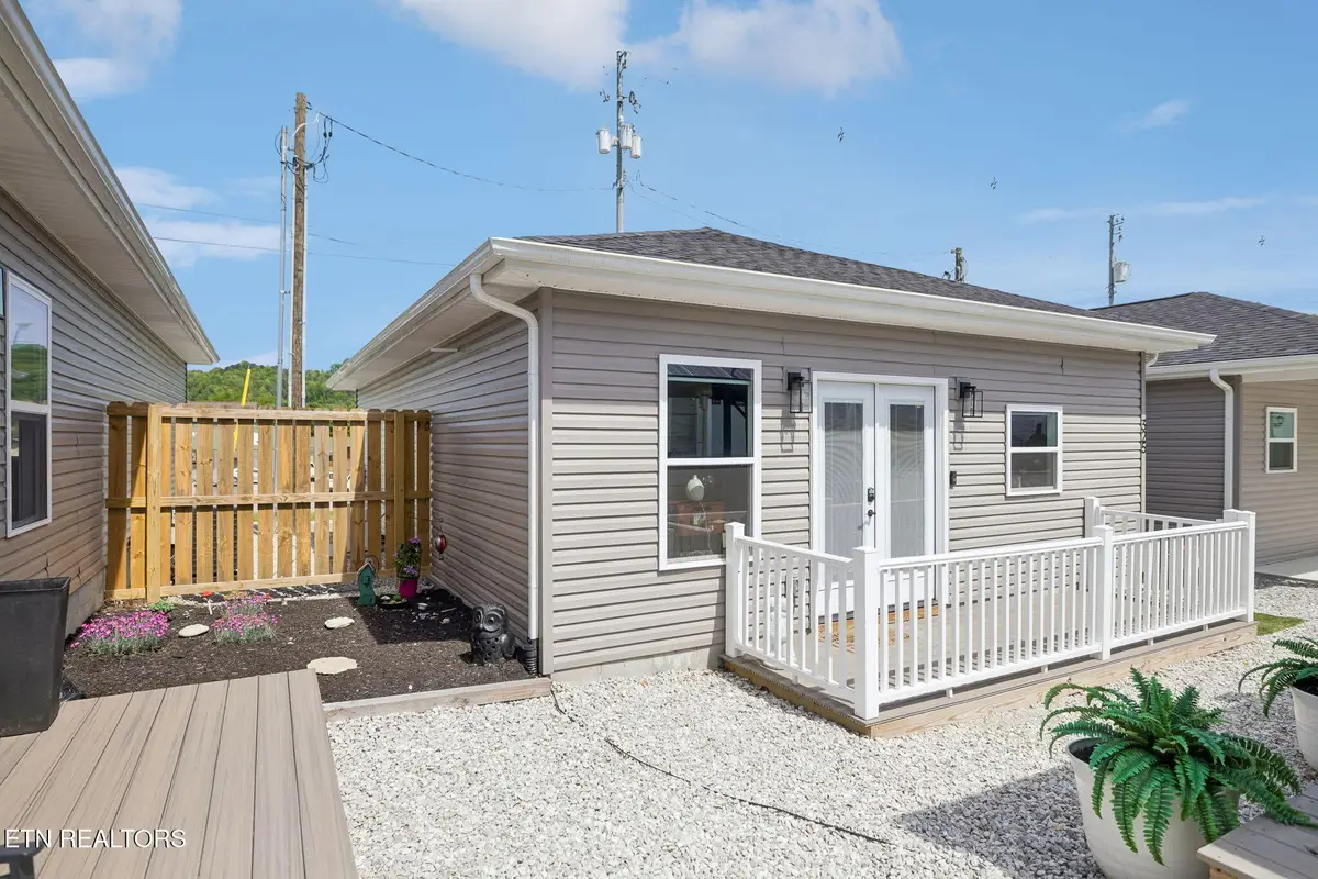 325 7th St, Rocky Top, TN 37769 - #1