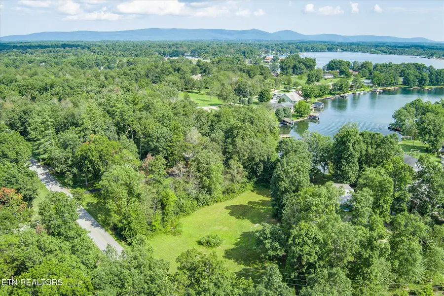 8317 Cherokee Tr, Crossville, TN 38572 - #3