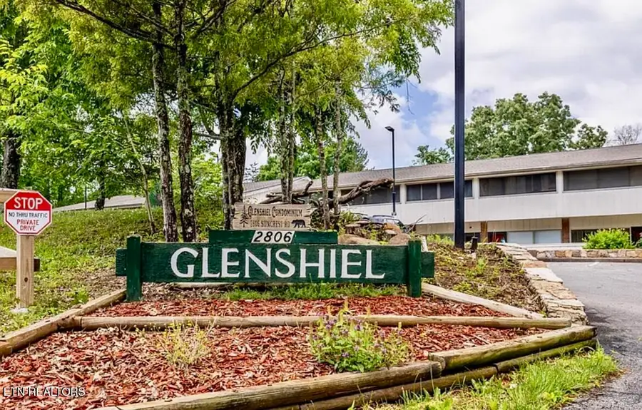 2806 Suncrest Rd #APT 4, Pigeon Forge, TN 37863 - #3
