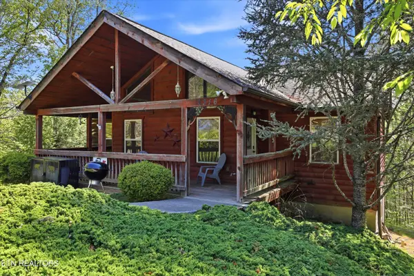 2316 Wooddale Way, Sevierville, TN 37876