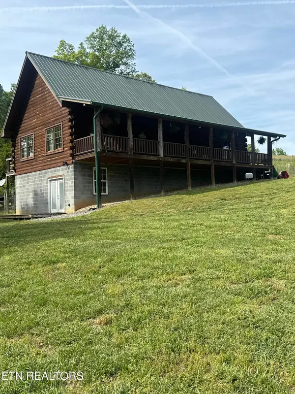 1730 Silver City Rd, Whitesburg, TN 37891