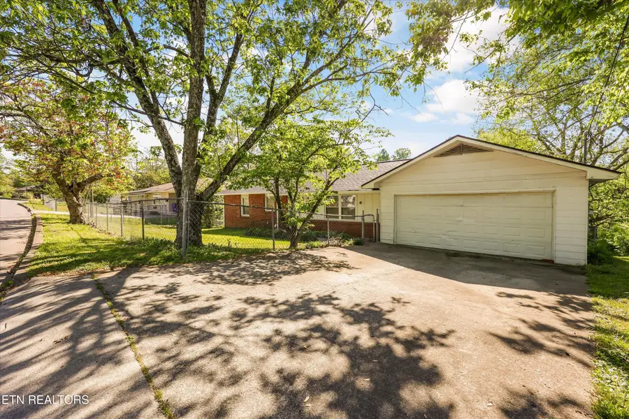 619 Robertsville Rd, Oak Ridge, TN 37830 - #3