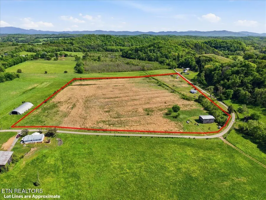 525 Matthews Lane, Mosheim, TN 37818 - #2