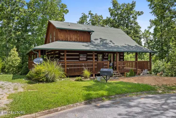 1709 Bear View Rd, Sevierville, TN 37876