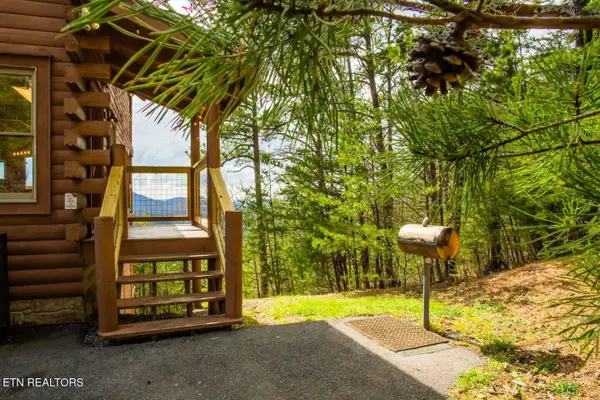 4529 Stackstone Rd, Sevierville, TN 37862