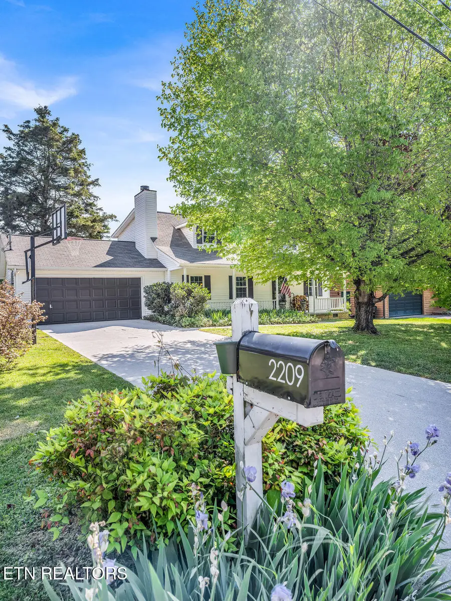 2209 Orchard Meade Lane, Knoxville, TN 37923 - #2