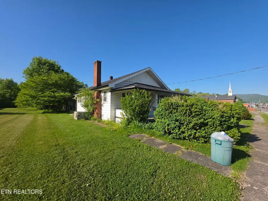 1009 E Cumberland Ave, Middlesboro, KY 40965 - #2