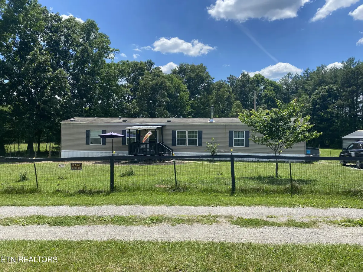 174 Claude Howard Rd, Deer Lodge, TN 37726 - #1