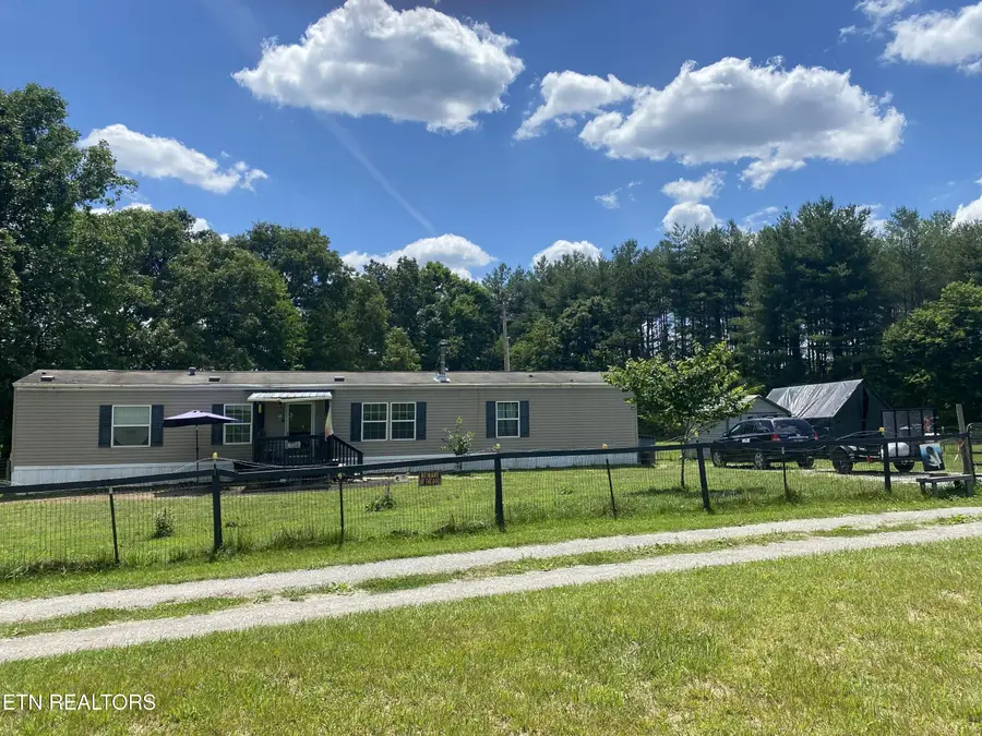 174 Claude Howard Rd, Deer Lodge, TN 37726 - #2