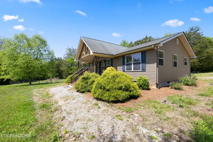 1462 Sandy Ridge Rd, Dandridge, TN 37725 - #2
