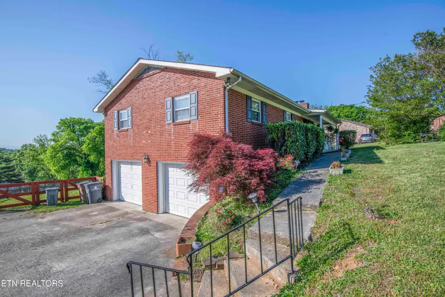 4206 NE Shangri La Drive, Knoxville, TN 37914 - #2