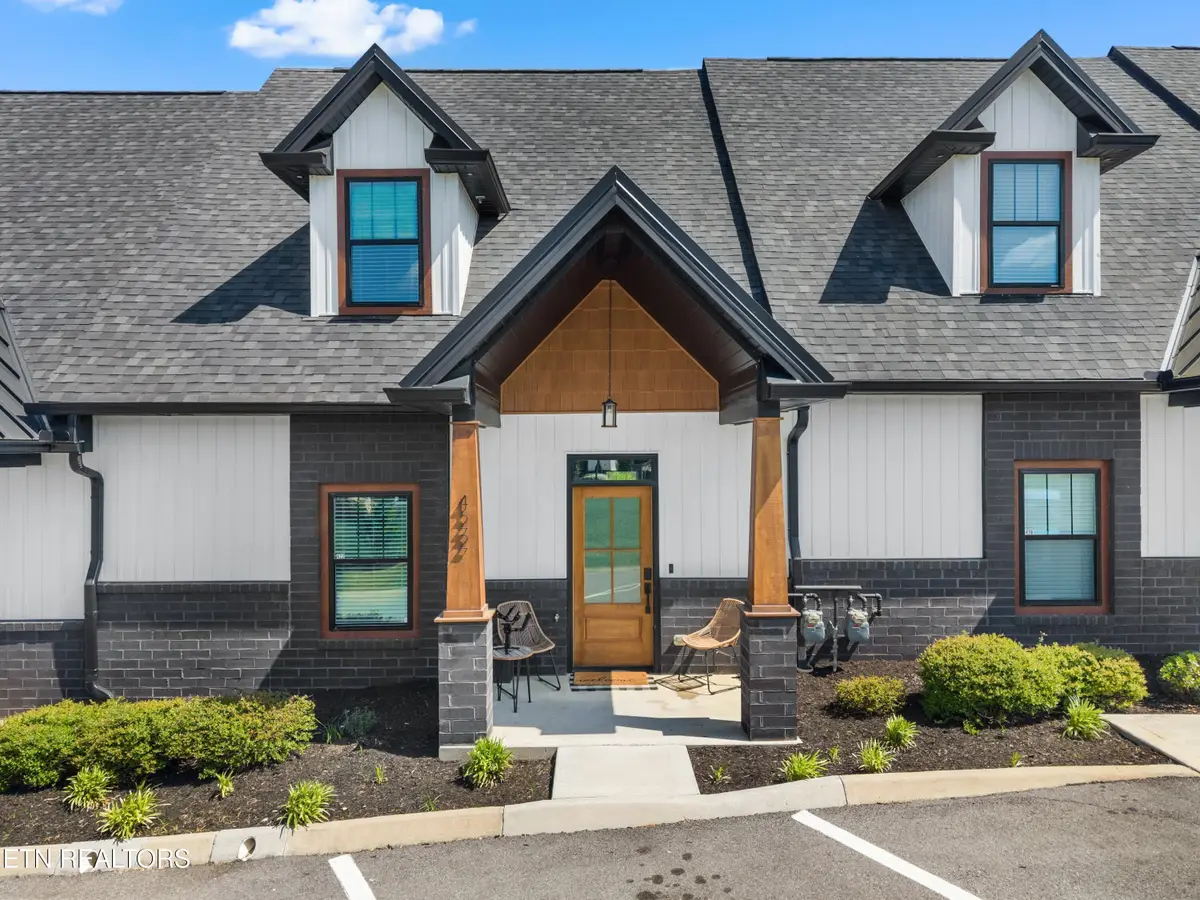 422 Fleeta Williams Way, Pigeon Forge, TN 37862 - #1