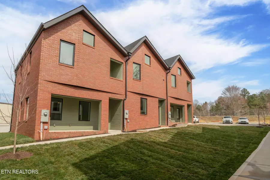 2600 Sevier Ave #102, Knoxville, TN 37920 - #2