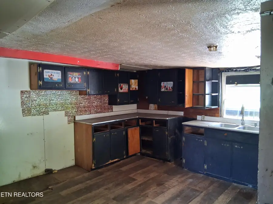 1732 Branam Hill Rd, Jellico, TN 37762 - #3