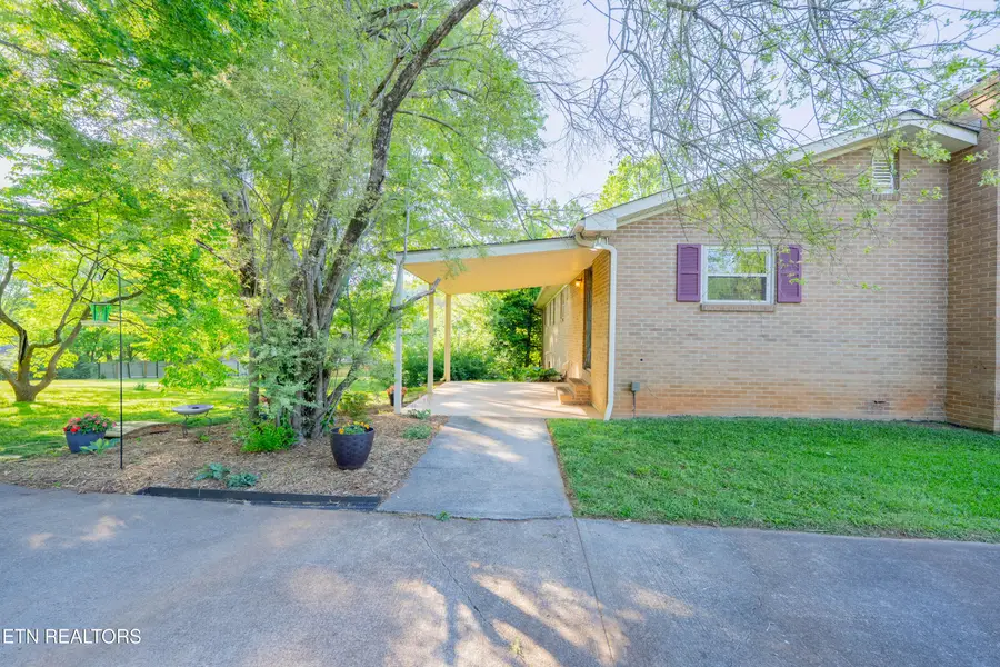 4504 Woodview Rd, Louisville, TN 37777 - #2