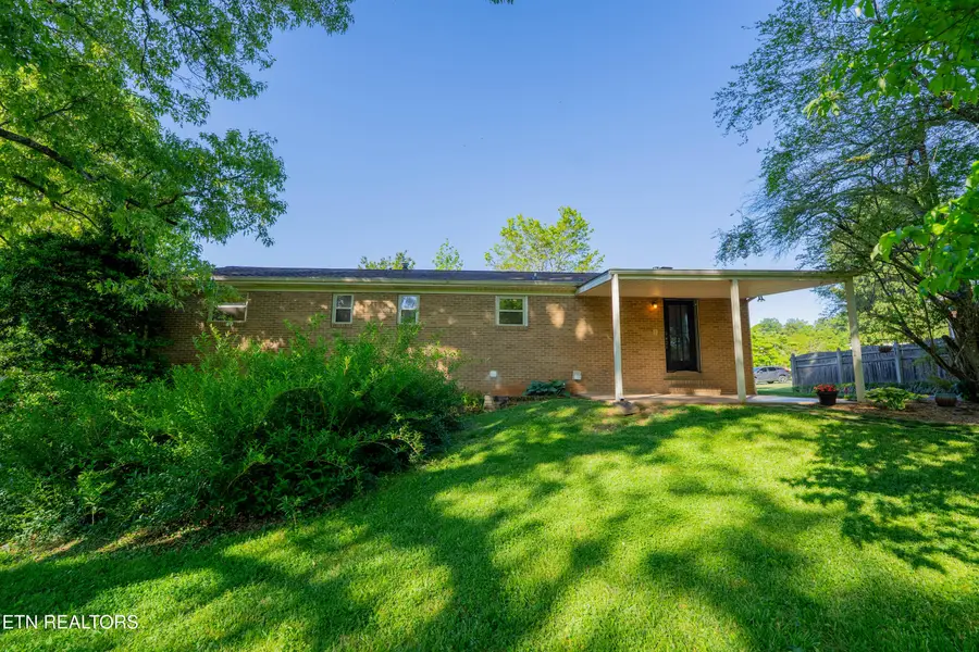 4504 Woodview Rd, Louisville, TN 37777 - #3