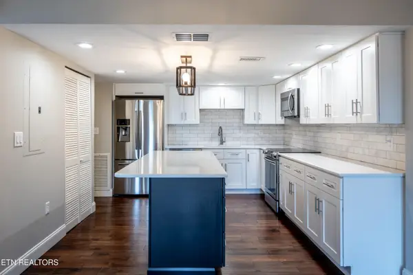 1911 Cherokee Bluff Drive, Knoxville, TN 37920