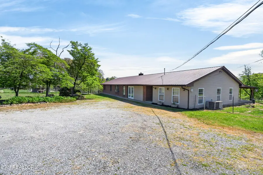935 Brewer Rd, Crossville, TN 38572 - #3