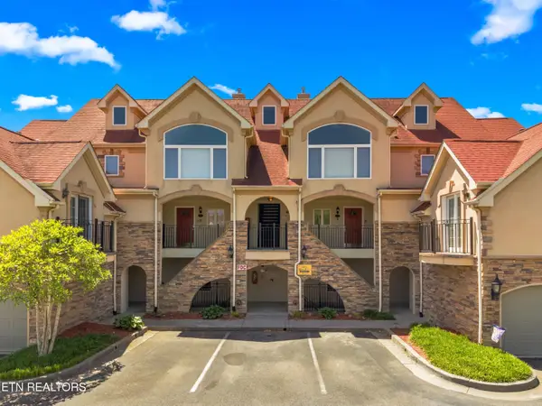 601 River Place Way #B101, Sevierville, TN 37862