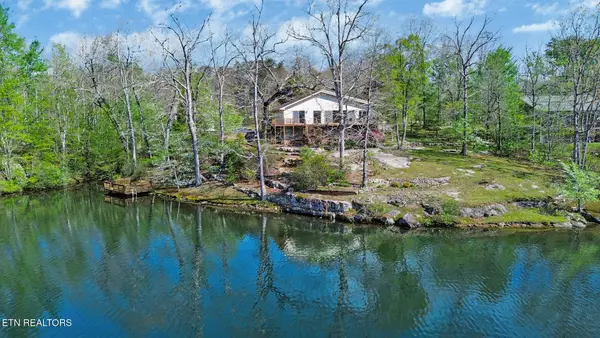 272 N Lake Tr, Monterey, TN 38574